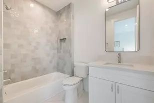 902 E 25th St, Houston, TX 77009 - Photo 32