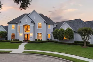 2007 Shepherds Pl, Sugar Land, TX 77479 - Photo 2