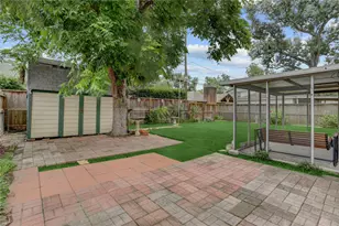 1810 Locksford St, Houston, TX 77008 - Photo 16
