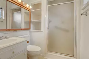 1810 Locksford St, Houston, TX 77008 - Photo 10