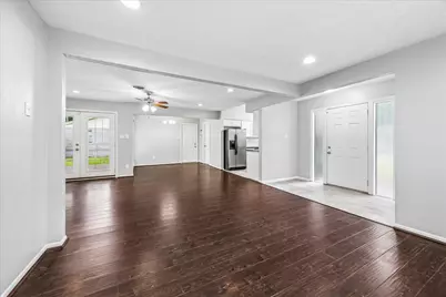 5827 Southminster Drive, Houston, TX 77035 - Photo 2