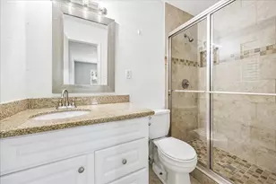 5827 Southminster Dr, Houston, TX 77035 - Photo 12