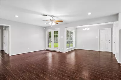 5827 Southminster Drive, Houston, TX 77035 - Photo 6