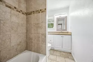 5827 Southminster Dr, Houston, TX 77035 - Photo 4