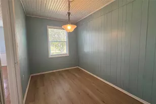 209 Lakewood Dr, Baytown, TX 77520 - Photo 10