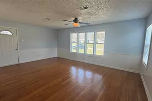 209 Lakewood Dr, Baytown, TX 77520 - Photo 2