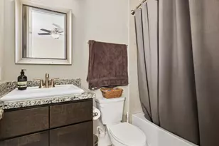 419 T C Jester Blvd, Houston, TX 77007 - Photo 8