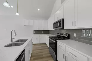 801 Rd 5812, Cleveland, TX 77327 - Photo 8