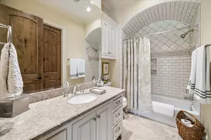 107 Willowend Dr, Hunters Creek Village, TX 77024 - Photo 36