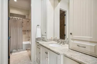 107 Willowend Drive, Hunters Creek Village, TX 77024 - Photo 38