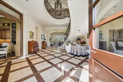 107 Willowend Drive, Hunters Creek Village, TX 77024 - Photo 2