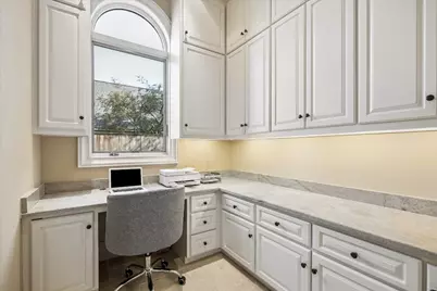 107 Willowend Drive, Hunters Creek Village, TX 77024 - Photo 20