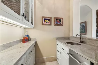 107 Willowend Drive, Hunters Creek Village, TX 77024 - Photo 18