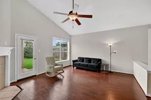 11407 Morning Brook Dr, Pearland, TX 77584 - Photo 2