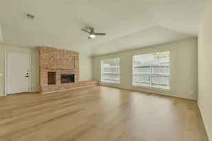 2775 Glen Haven Dr, League City, TX 77573 - Photo 2