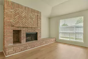 2775 Glen Haven Dr, League City, TX 77573 - Photo 4