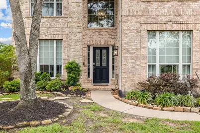 2306 Bell Creek Court, Pearland, TX 77584 - Photo 6
