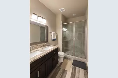 8150 Sharondale Drive, Houston, TX 77033 - Photo 6