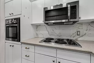 2601 Bellefontaine St, Houston, TX 77025 - Photo 6