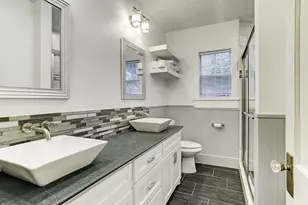 801 Le Green St, Houston, TX 77008 - Photo 10