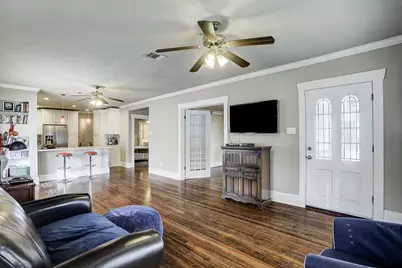801 Le Green Street, Houston, TX 77008 - Photo 2