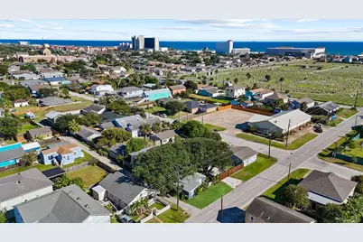 2614 59th Street, Galveston, TX 77551 - Photo 20