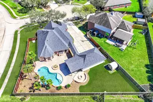 901 High Ridge Cir, Friendswood, TX 77546 - Photo 1