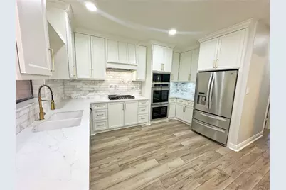 623 Barkaloo Road, Baytown, TX 77521 - Photo 2