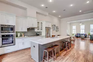 1348 W 25th St, Houston, TX 77008 - Photo 2