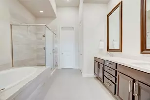 1348 W 25th St, Houston, TX 77008 - Photo 24