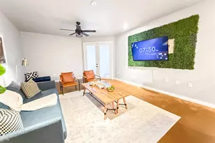 2216 Chenevert St, Houston, TX 77003 - Photo 2