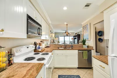 7700 Seawall Boulevard #410, Galveston, TX 77551 - Photo 12