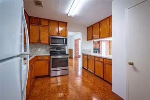 1213 Lakeland Loop, Hilltop Lakes, TX 77871 - Photo 6