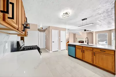 15014 Middle Oaks Boulevard, Houston, TX 77082 - Photo 14