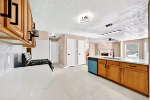 15014 Middle Oaks Blvd, Houston, TX 77082 - Photo 14