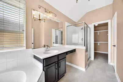 15014 Middle Oaks Boulevard, Houston, TX 77082 - Photo 24