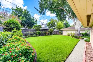 5107 Queensloch, Houston, TX 77096 - Photo 2