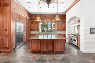 1802 Forest Gate Cir, Sugar Land, TX 77479 - Photo 10