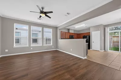 8126 Montague Manor Lane, Houston, TX 77072 - Photo 12
