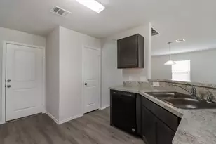 213 Pronghorn Dr, Huntsville, TX 77320 - Photo 4