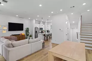 3026 Live Oak St, Houston, TX 77004 - Photo 2