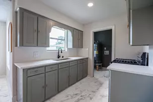 5618 Southbrook St, Houston, TX 77033 - Photo 10