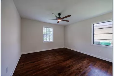 5618 Southbrook Street, Houston, TX 77033 - Photo 20