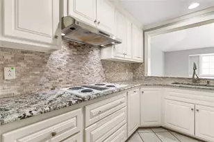 11310 Gladefield Dr, Houston, TX 77099 - Photo 12