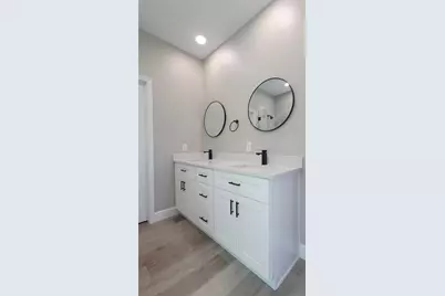 765 Enterprise Street #E, Houston, TX 77088 - Photo 16
