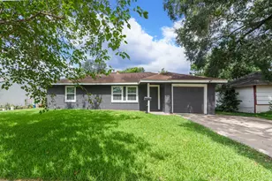 802 Mobile Dr, Pasadena, TX 77506 - Photo 1