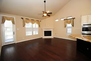 9022 Centennial Dr, Conroe, TX 77384 - Photo 6