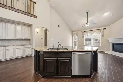 9022 Centennial Drive, Conroe, TX 77384 - Photo 4