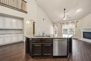 9022 Centennial Dr, Conroe, TX 77384 - Photo 4