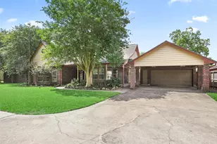 1133 Helen Dr, Deer Park, TX 77536 - Photo 2